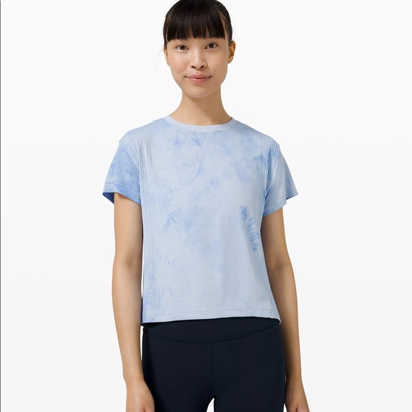 Lululemon Train To Be Short Sleeve *Wash
Blue Linen/Chalk Wash Water Drop - Picture 1 of 7